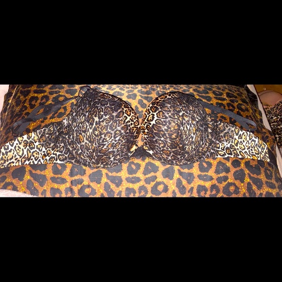 RARE Victoria Secret very sexy push up bra